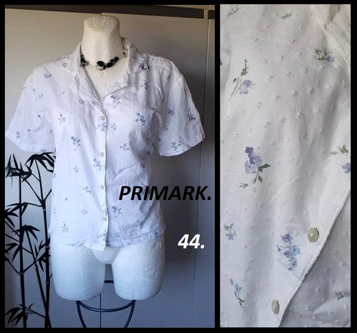 Belle blouse blanche fleuris