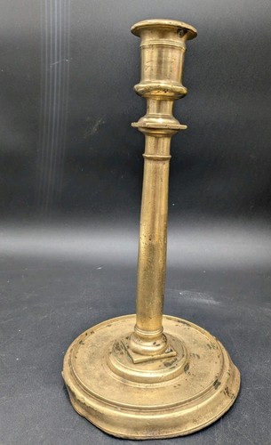 Bougeoir haute époque bronze