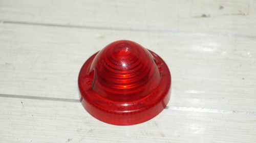 Cabochon feu arrière rouge