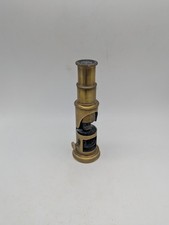 Petit Microscope à niche