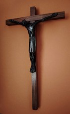 Signé J. LAMBERT-RUCKI, Christ Crucifix bronze 13 cm, croix palissandre 24cm.