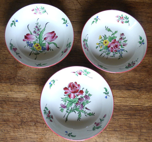Lot assiettes creuses - k, g