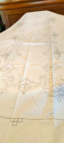 Grande nappe neuve - , brodée