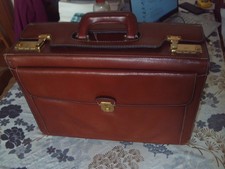 vieille valise style docteur à domicile texier vieux cuir fermeture à code
