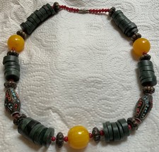 Ancien Collier ethnique pierres à identifier.