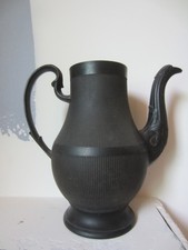Ancienne cafetière en porcelaine noire anglaise Wedgwood