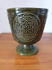 Très beau cache-pot sur pied douche vert olive émaillé 13x15 cm