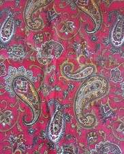 coupon de tissu ancien rouge