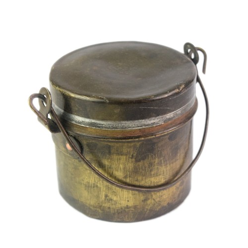 Traditionnel laiton lait - traditionnel,
