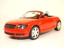 AUDI TT cabriolet rouge 1/18
