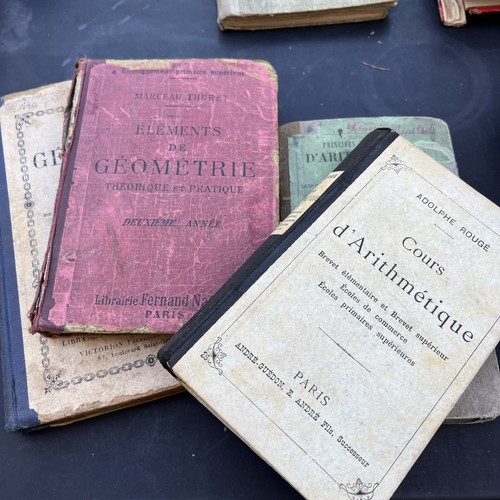 Livres arithmétique et - 4,