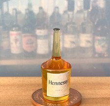 Poupées Maison Hennessy