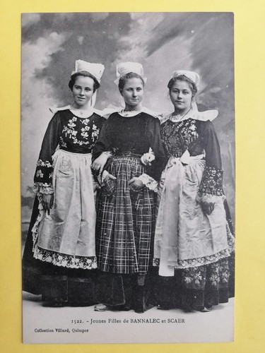 Cpa jeunes filles bretonnes - filles,