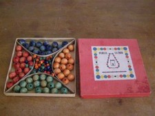 Ancienne boite de perles en bois La Tour