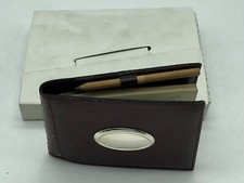 Portable En Cuir Et Argent Set