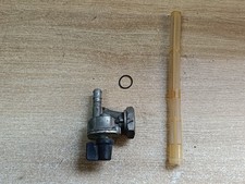 UN ROBINET ESSENCE ORIGINE