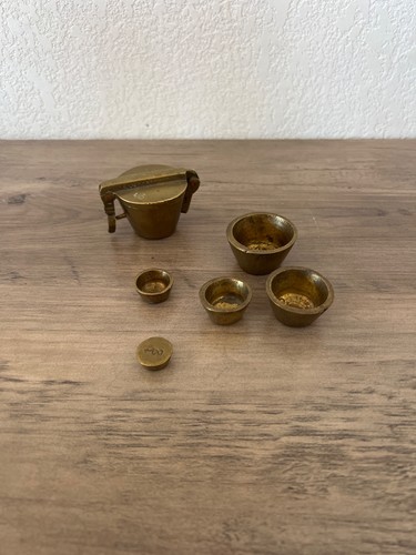 Ancienne pile poids godets - de,