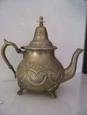 Old teapot - orient