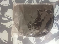   Masque fin en cuir noir avec