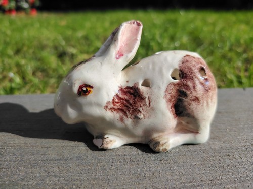 Lapin pique fleurs vallauris - lapin,