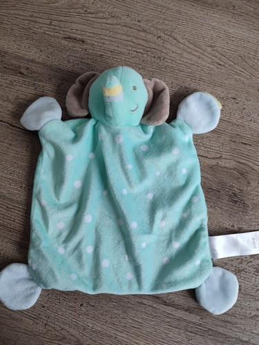 Doudou plat éléphant vert