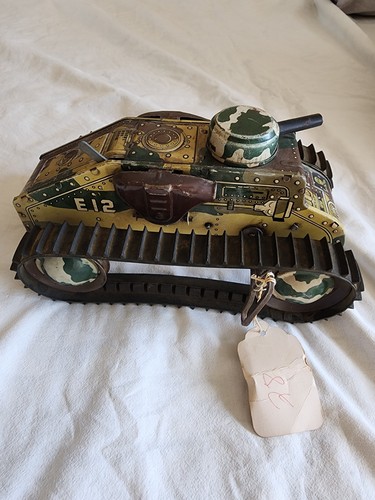 Ancien jouet char - , d'assaut