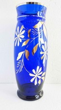 Vase bleu cobalt, motif floral