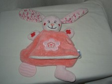 Peluche doudou "lapin rose"