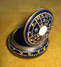 Boite à pillules manufacture Moser cristal bleu Cobalt motif émaillé