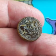 ANCIEN BOUTON CORNE VENERIE ÉQUIPAGE CHASSE LOUP RENARD .  17 MM .