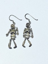 Pendentif squelette en argent sterling oxydé : bijoux de motard gothiques