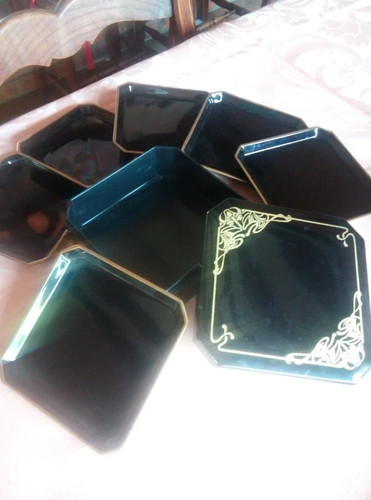 Plateau sous verre - +,