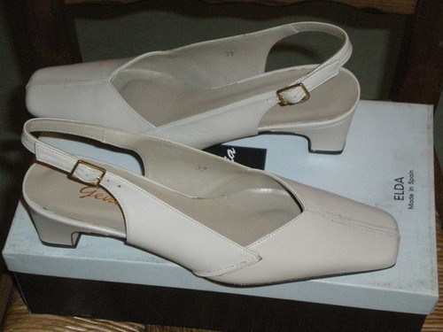 escarpins,beige,cuir,ouvert