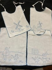 Bavoirs anciens brodés X 4