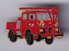 RARE PINS PIN'S .. POMPIER FIRE CAMION TRUCK 4X4  RENAULT SAVIEM 1970 ~FS