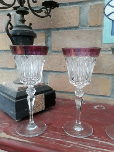 Lot verres pied à - pied, vin