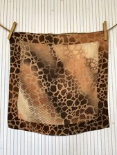 Foulard carré de soie Vintage