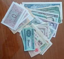 Lot 30 billets de banques Étrangères