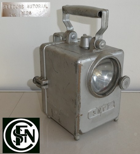 Lanterne mains secours - de,