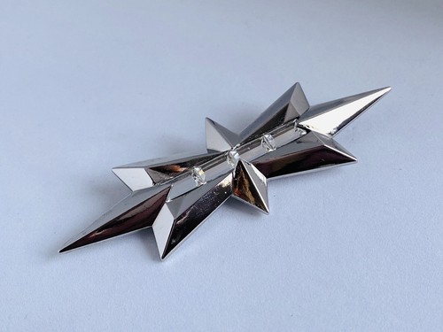 Broche étoilée haute couture