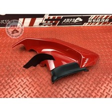 Cache sur flanc de carénage