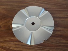   enjoliveur central  jante alliage diamètre 145 mm modèle à définir