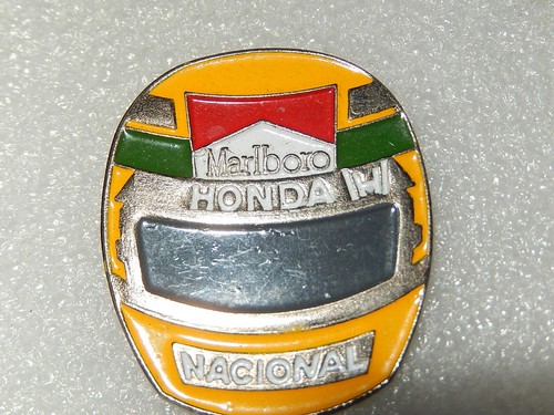 Pin casque marlboro jean - pin's,