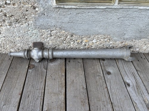 Ancienne lance incendie en - lance,