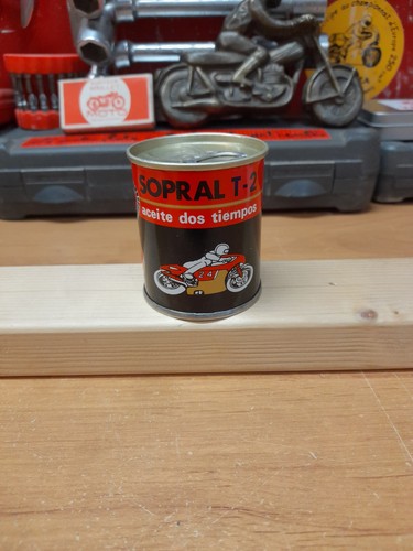 Ancien bidon huile - huile, plein