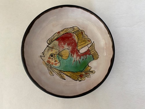 Charmante assiette ornée un - charmante, d'un