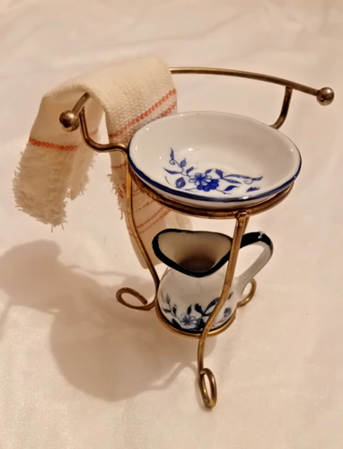 Ancien nécessaire toilette