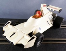 Carrera Universal 40409 - Brabham F1 BT 44 Blanche N°1 Carlos Reuteman sans Boit