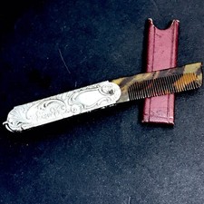 XIXe peigne Pliable à moustache En Écrin Décor Rocaille Antique mustache comb