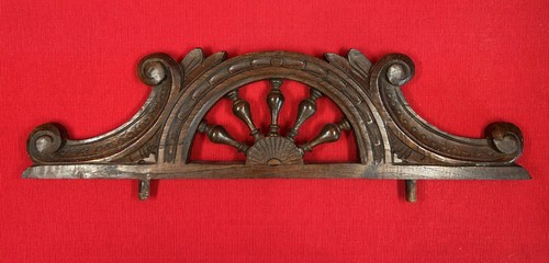 Ancien fronton bois sculpte - fronton,
